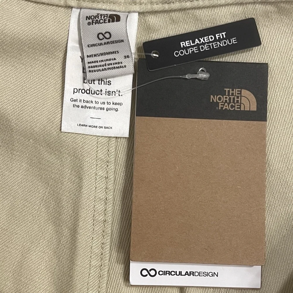 The North Face Valley Cargo Shorts Men 36 Tan Relaxed Fit Reef Waters Patch